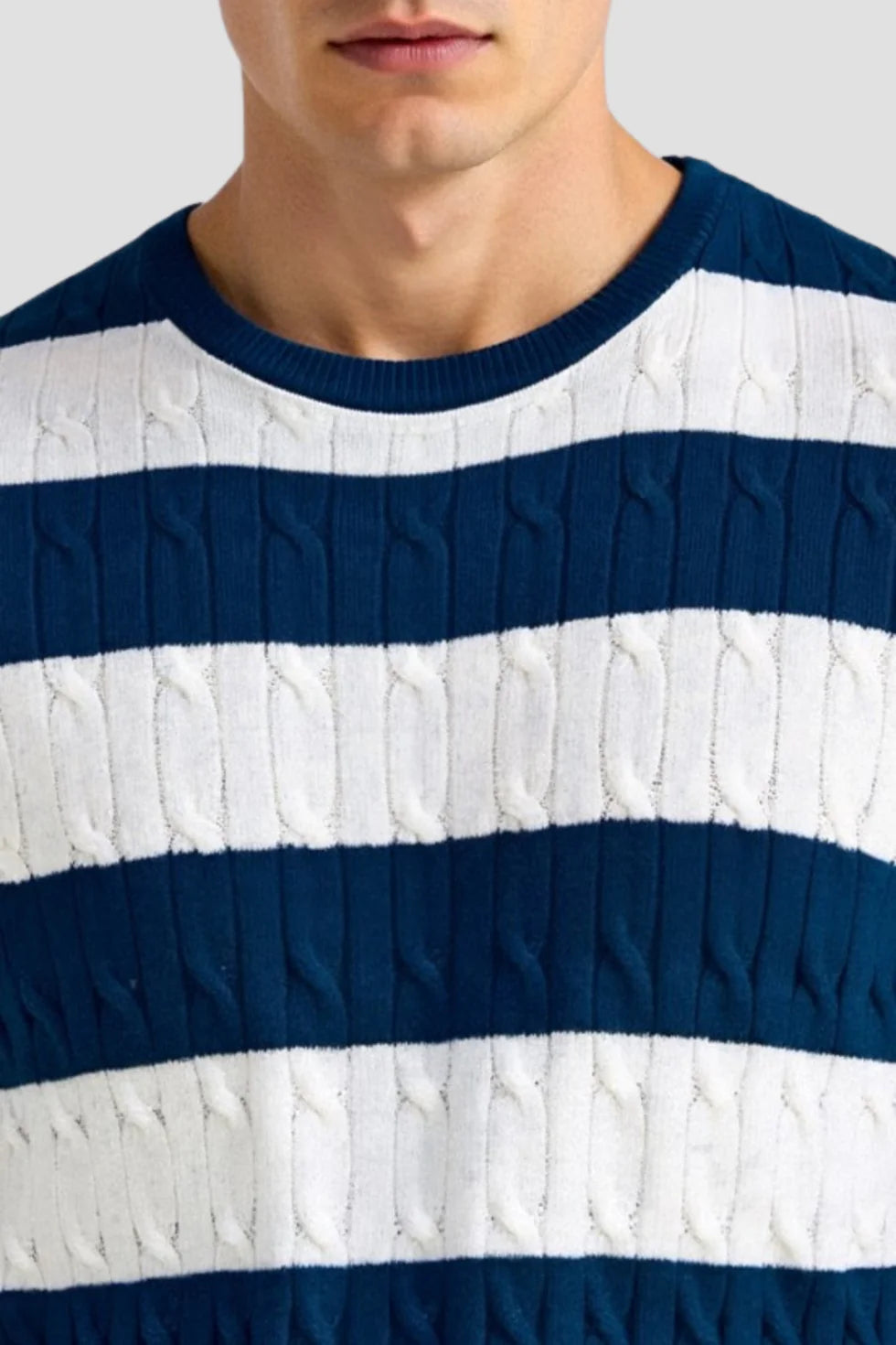 Knitted round neck T-shirt